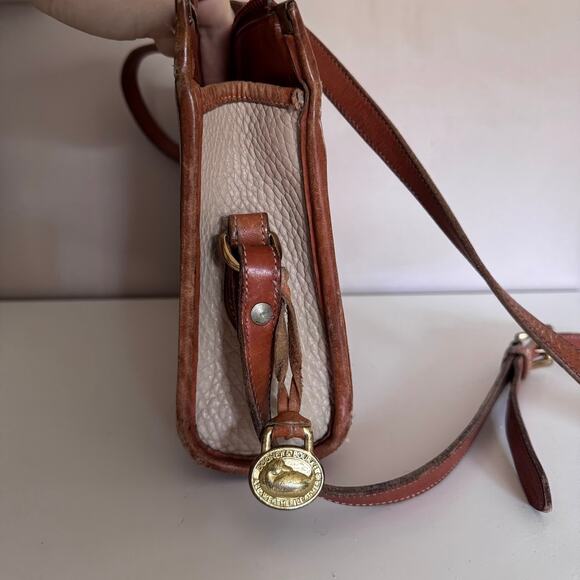 Dooney & Bourke All Weather Leather Vintage Crossbody Bag Cream Tan Leather - Picture 6 of 16